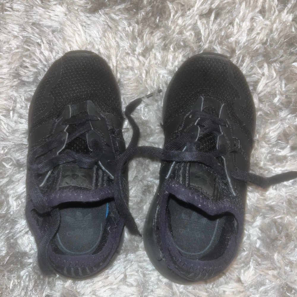 Adidas toddler boy shoes size 8